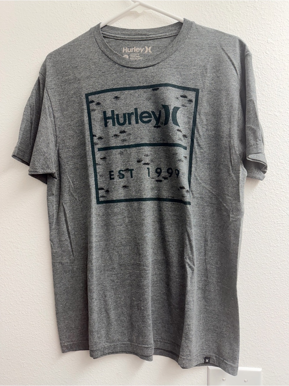 Hurley Men's Grey Logo short sleeve T-Shirt size medium